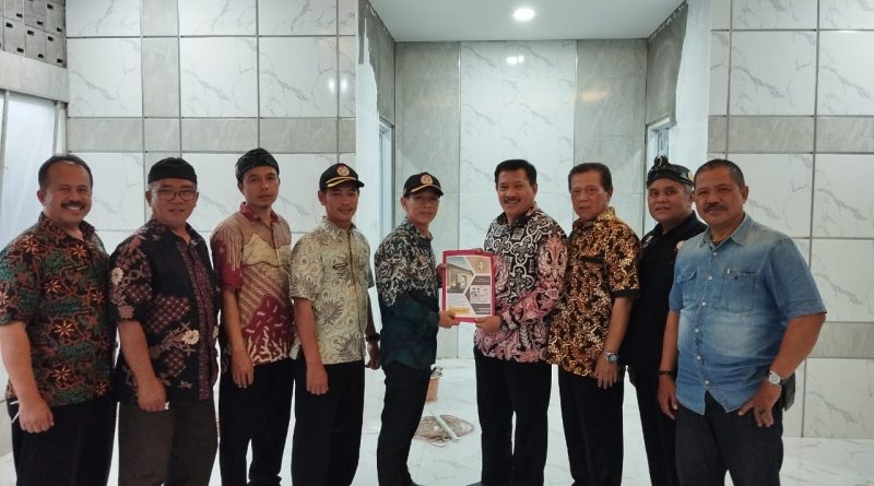 Pgri Baleendah Serahkan Donasi Pembangunan Masjid Pgri Teri Yanto