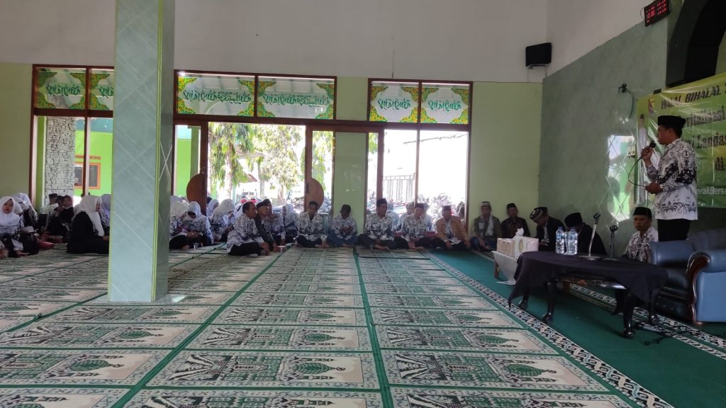 Halalbihalal PGRI Solokanjeruk. Revitalisasi Nilai-nilai Keagamaan ...