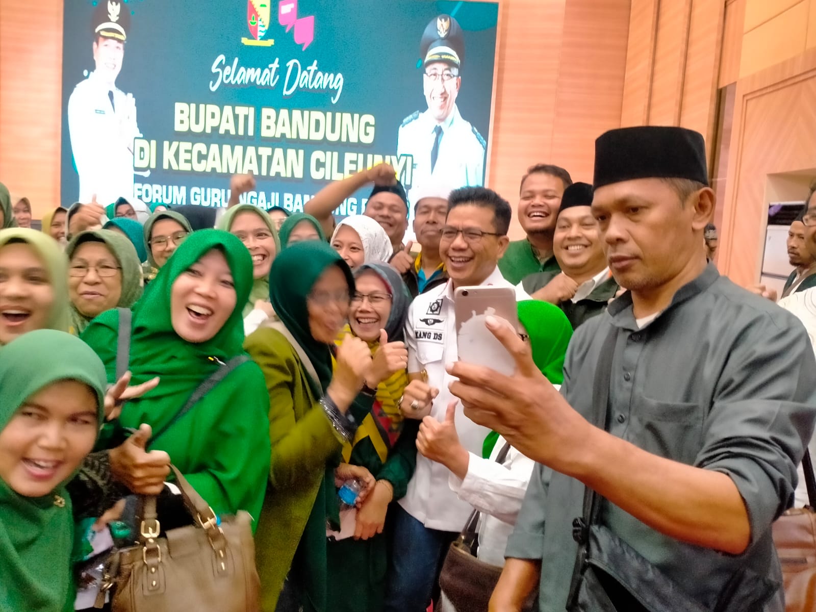 Di Hadapan Bupati Bandung, Guru Ngaji Merasakan Langsung Manfaat ...